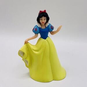 Disney Snow White 3.5" PVC Figure Cake Topper Holding Dress​​